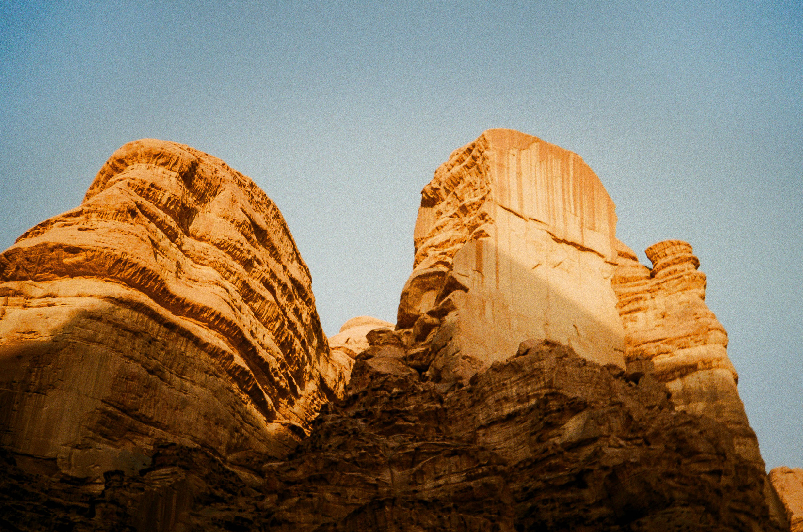 Giant Sandstones against the Sky